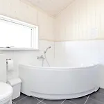 Casa vacanze Bright With Wood-burning Stove And Sauna Großenbrode