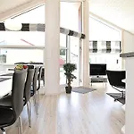 Bright With Wood-burning Stove And Sauna *