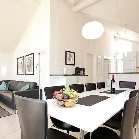 Bright With Wood-burning Stove And Sauna 펜션 *
