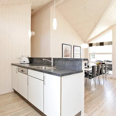 펜션 Bright With Wood-burning Stove And Sauna Großenbrode