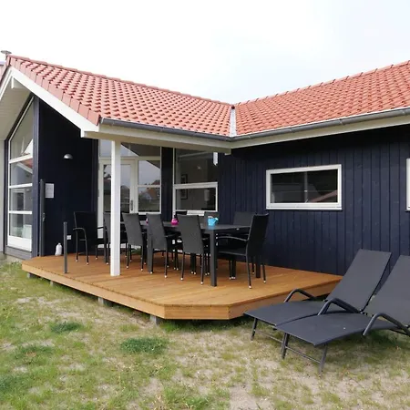 펜션 Bright With Wood-burning Stove And Sauna